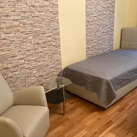 Szent Janos Vendeghaz * Еґер