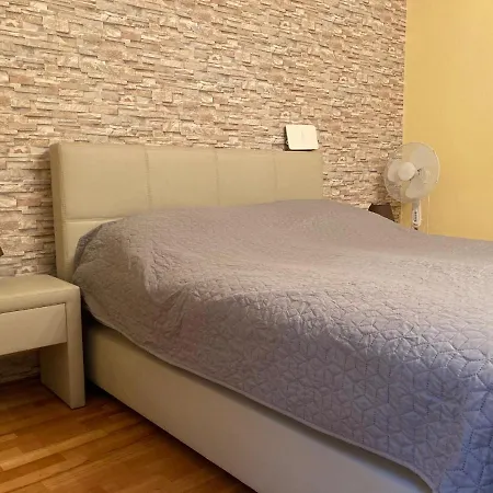 Szent Janos Vendeghaz *